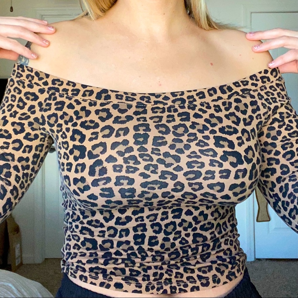H&M off the shoulder cheetah print top